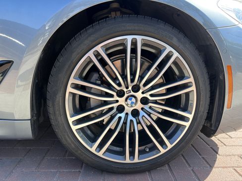 Used 2019 BMW 540i w/ M Sport Package RWD image 13