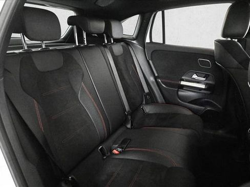 Used 2025 Mercedes-Benz GLA 250 4MATIC image 21