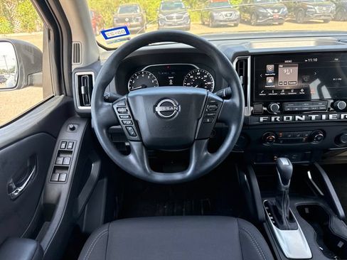 Certified 2025 Nissan Frontier SV RWD image 18