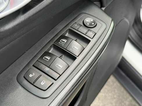 Used 2015 Jeep Cherokee Trailhawk w/ Leather Interior Group AWD/4WD image 19