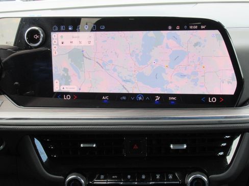 Certified 2025 Chevrolet Tahoe LS AWD/4WD image 15