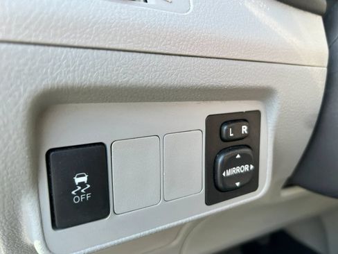 Used 2013 Toyota Corolla LE w/ Premium Pkg FWD image 23