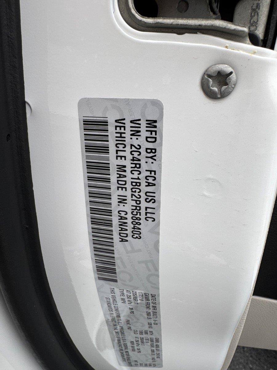 Used 2023 Chrysler Pacifica Touring-L FWD image 51