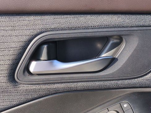 Certified 2023 Nissan Rogue SV FWD image 14