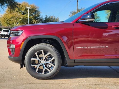 New 2025 Jeep Grand Cherokee Limited image 6