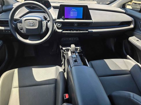 Certified 2026 Toyota Prius XLE FWD image 18