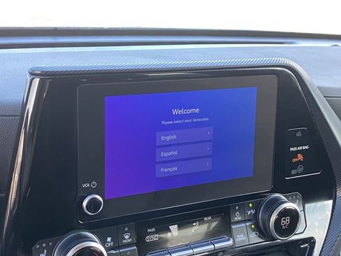 Certified 2025 Toyota Highlander XSE image 8