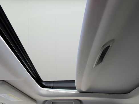 Used 2018 Honda Civic EX-L image 11