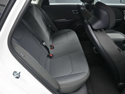 New 2025 Kia K4 FWD image 33