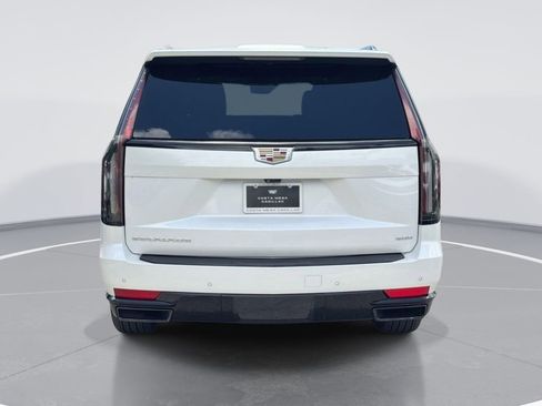 Used 2022 Cadillac Escalade ESV Sport w/ Touring Package AWD/4WD image 3