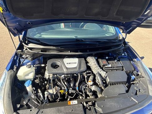 Used 2017 Kia Forte SX image 10