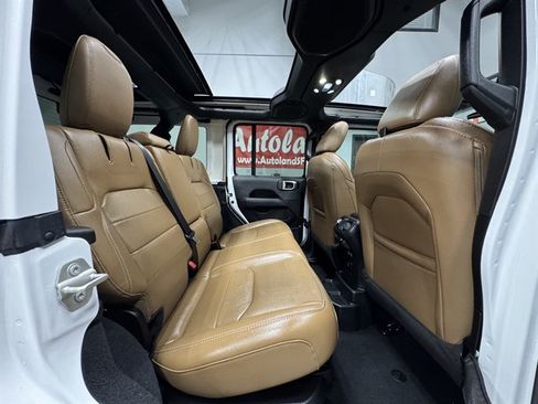 Used 2023 Jeep Wrangler Unlimited Sahara w/ Cold Weather Group AWD/4WD image 18