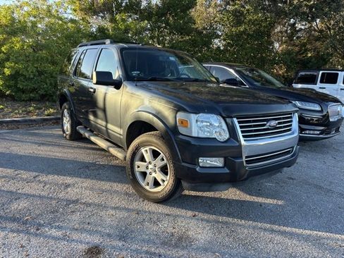 Used 2010 Ford Explorer XLT image 2