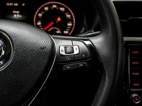 Used 2021 Volkswagen Passat 2.0T SE image 25