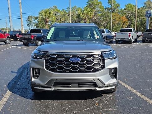 Certified 2025 Ford Explorer Platinum w/ Ultimate Package image 12