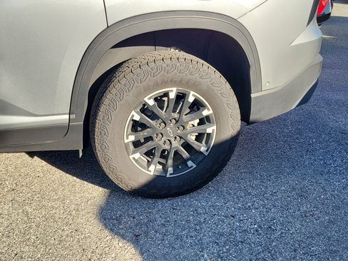 Used 2025 Chevrolet Traverse Z71 w/ Enhanced Driving Package image 26