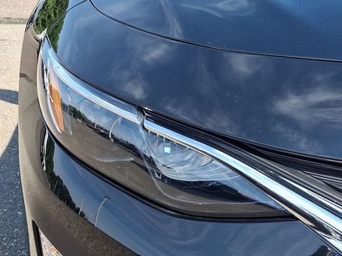 Used 2021 Chevrolet Malibu LS FWD image 28