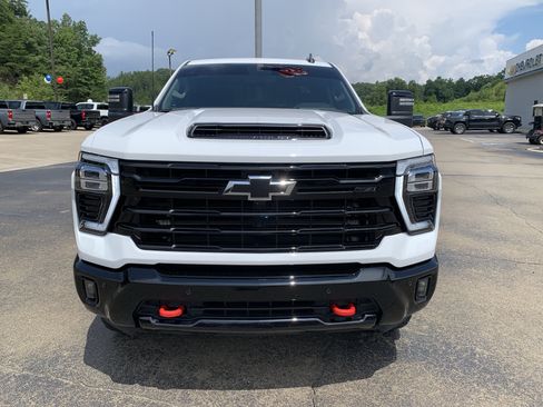 Used 2025 Chevrolet Silverado 2500 LT w/ Trail Boss Package AWD/4WD image 3