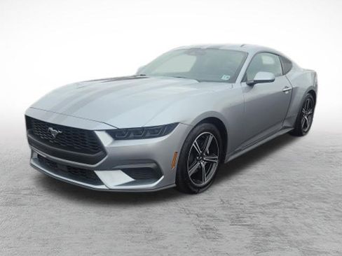 Used 2025 Ford Mustang Coupe RWD image 33