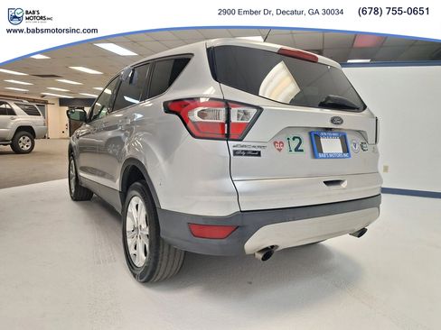 Used 2017 Ford Escape SE FWD image 12