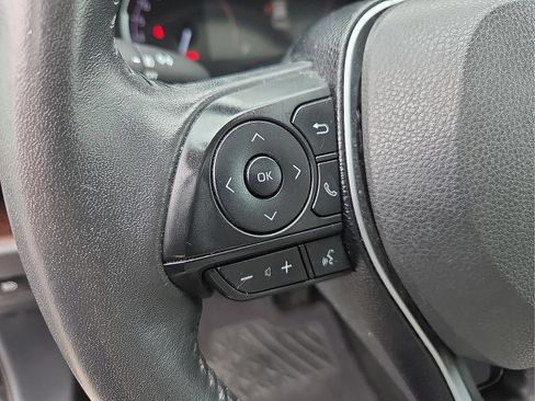 Used 2019 Toyota RAV4 Limited FWD image 12