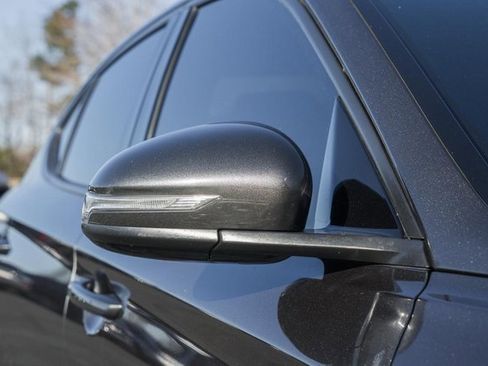 Used 2023 Genesis G70 2.0T image 12