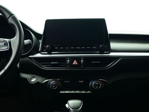 Used 2022 Kia Forte GT-Line w/ GT-Line Premium Package image 12