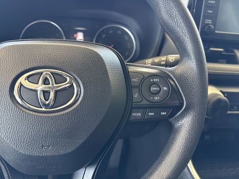 Used 2019 Toyota RAV4 LE FWD image 26