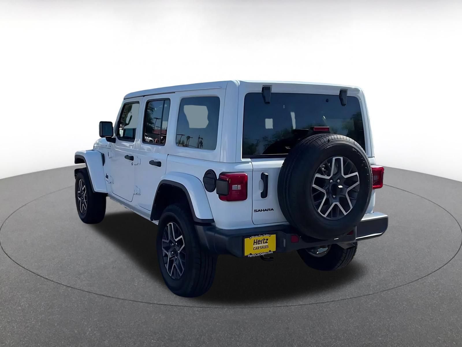 Used 2025 Jeep Wrangler Unlimited Sahara AWD/4WD image 10