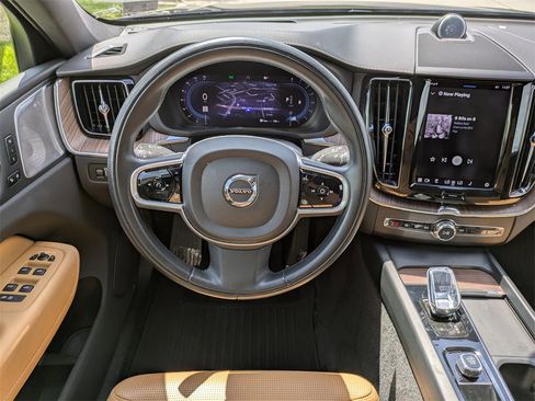 Certified 2022 Volvo XC60 B6 Inscription w/ Advanced Package image 16