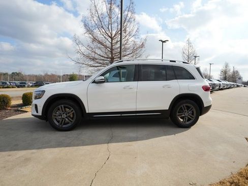 Used 2025 Mercedes-Benz GLB 250 4MATIC image 4