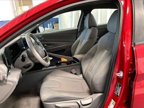 Certified 2025 Hyundai Elantra Sport FWD image 10