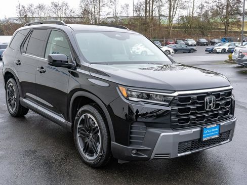 New 2026 Honda Pilot Touring image 4