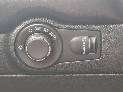 Used 2025 Dodge Durango GT AWD/4WD image 25