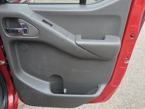 Used 2018 Nissan Frontier PRO-4X image 31