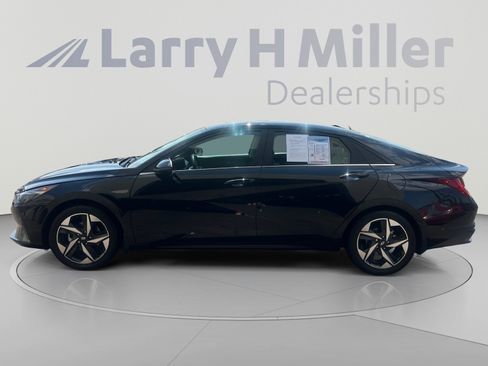 Used 2023 Hyundai Elantra Limited FWD image 3