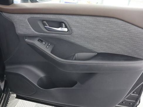 Used 2023 Nissan Rogue SV AWD/4WD image 26