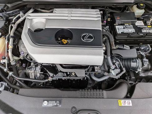 Used 2019 Lexus UX 200 image 23