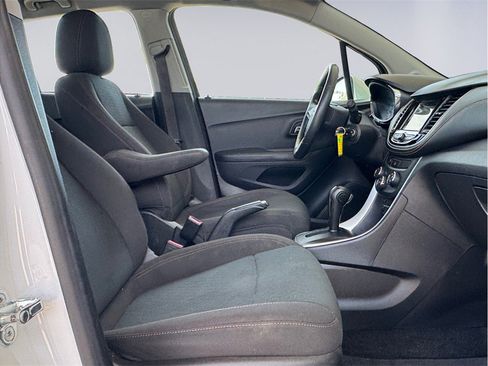 Used 2019 Chevrolet Trax LS FWD image 18