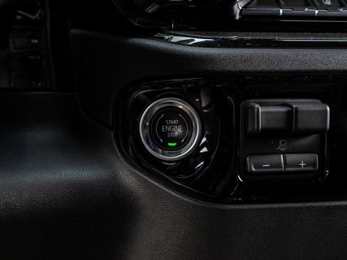 Used 2025 Chevrolet Silverado 2500 ZR2 image 23