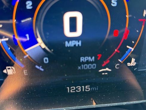 Used 2025 Chevrolet Suburban High Country image 27