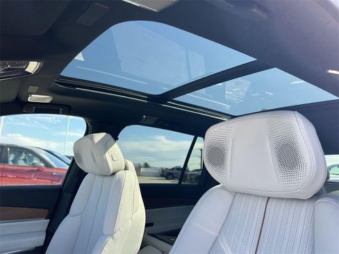 New 2026 Cadillac Vistiq Sport image 26