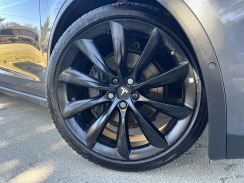 Used 2019 Tesla Model X 75D image 35