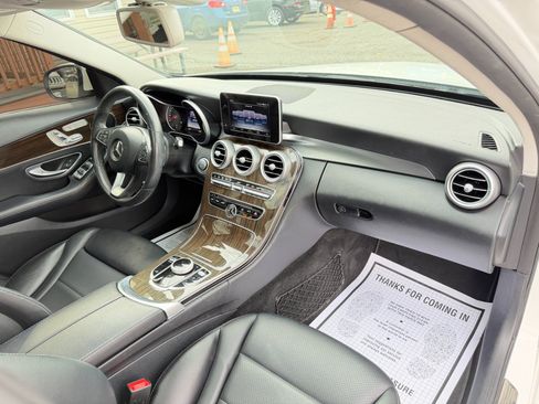 Used 2017 Mercedes-Benz C 300 C 300 4MATIC Sedan image 40