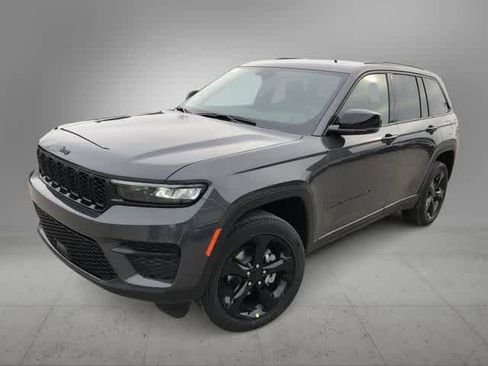 New 2025 Jeep Grand Cherokee 4WD image 2