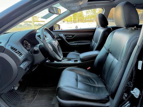 Used 2017 Nissan Altima 2.5 SL w/ 2.5 Technology Package FWD image 2