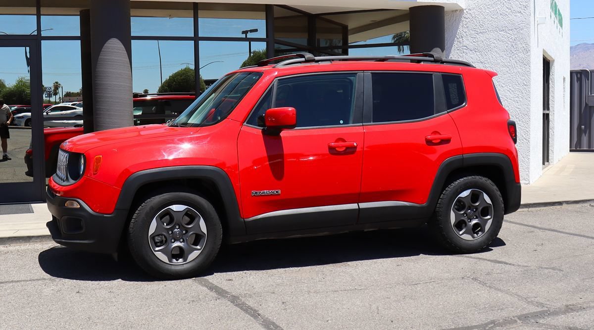 Used 2018 Jeep Renegade Latitude FWD image 7
