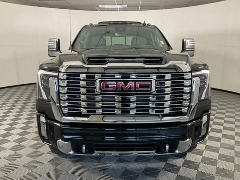 Used 2025 GMC Sierra 3500 Denali w/ Denali Reserve Package AWD/4WD image 2