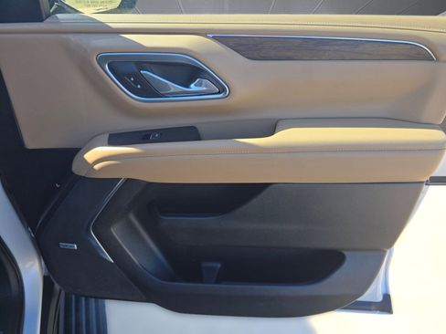 Used 2021 Chevrolet Suburban Premier w/ Premium Package image 34