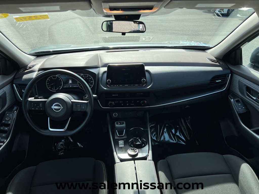 Used 2023 Nissan Rogue S AWD/4WD image 17